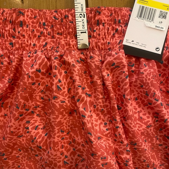 Nike Women’s Training Athletic Lined Shorts New size small - Picture 6 of 12